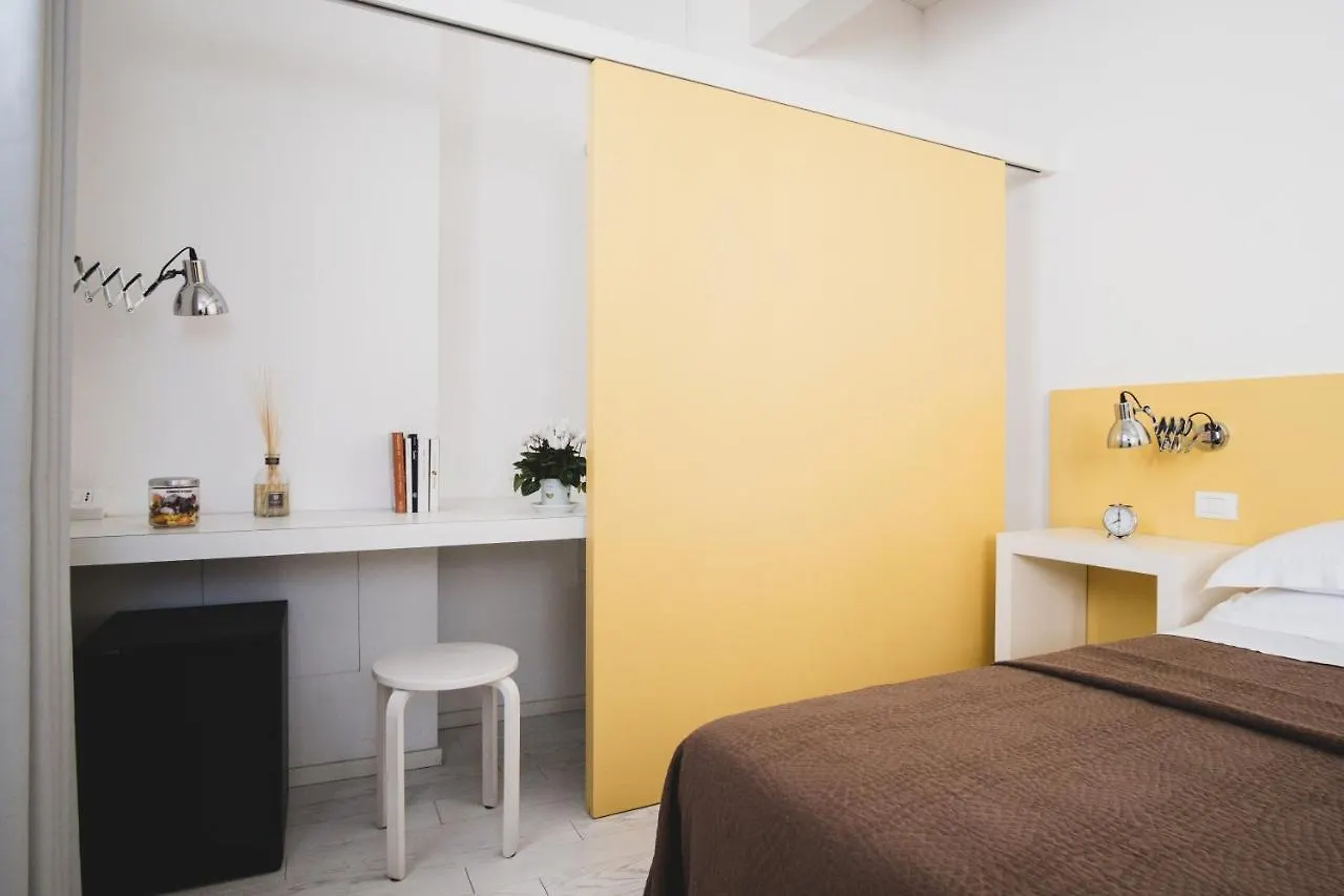 Casa Fola - City Centre Rooms Βερόνα Πανσιόν
